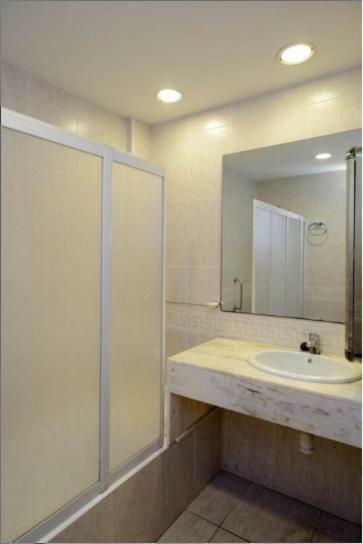 Apartament Ima โยเรตเดมาร์ ภายนอก รูปภาพ